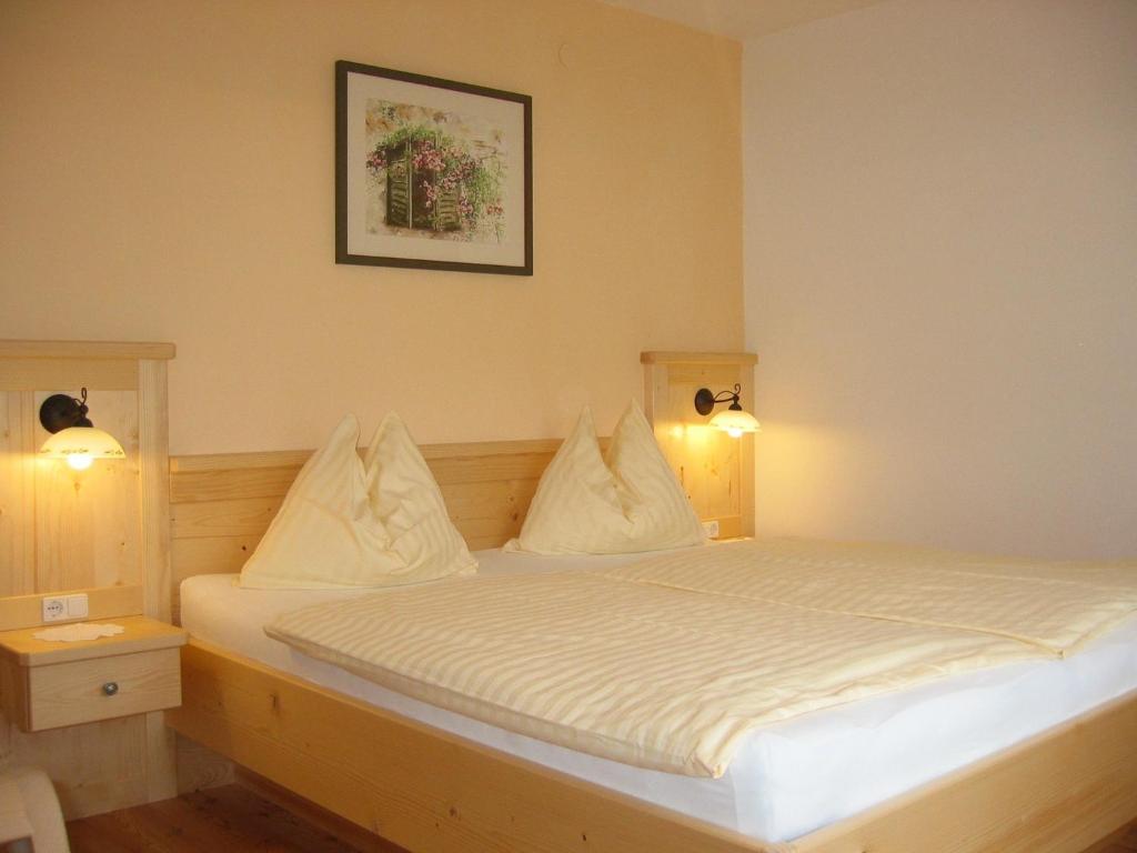 Biobauernhof Nussbaumer Nussdorf am Attersee Room photo