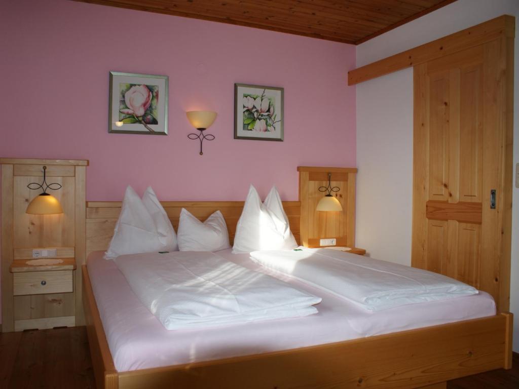 Biobauernhof Nussbaumer Nussdorf am Attersee Room photo